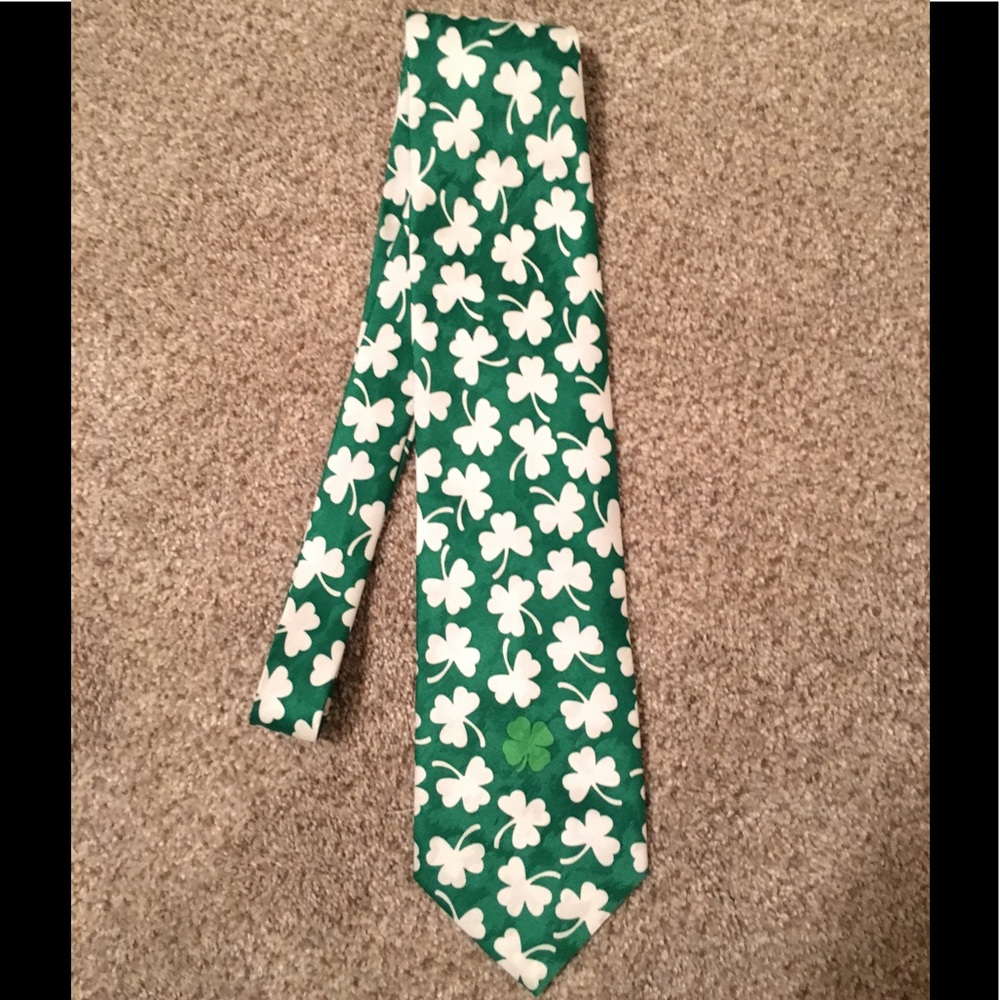 Shamrock Tie